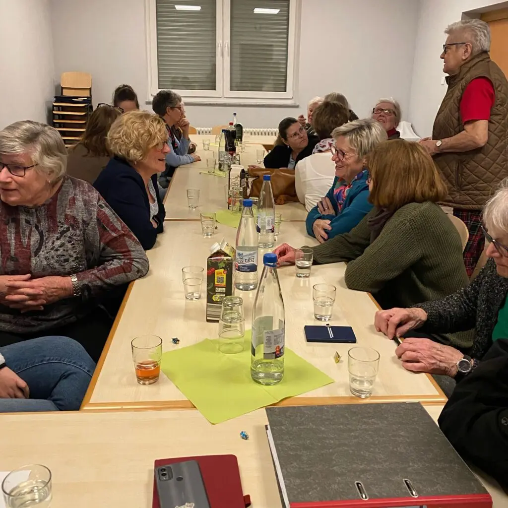 Gemütliches Beisammensein nach der Mitgliederversammlung im Februar 2026